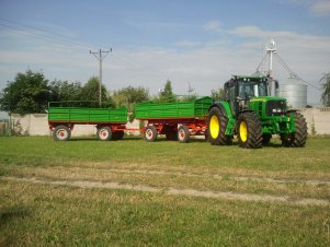 John Deere 6830