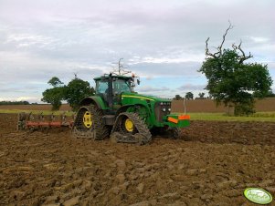 John Deere 8430