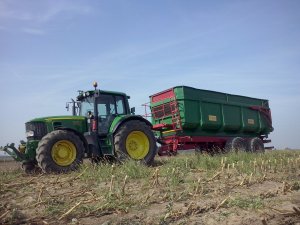 John Deere 6830