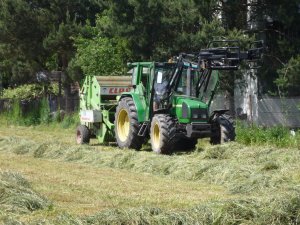 John Deere 3400