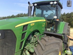 John Deere 8530