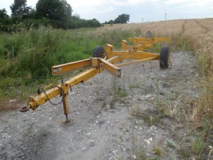 Wózek transportowy z New Holland TX 64 PLUS