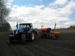 New Holland T7.260 PC + Vaderstad Tempo F8