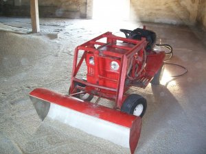 Traktorek elektryczny z turem