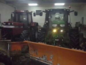 John Deere 6150R & Case 1455 XL