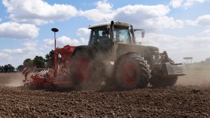 Fendt 818 vario & Kverneland Accord