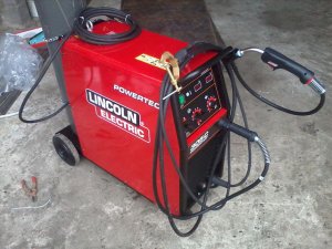 Lincoln Bester 305 C 4X4