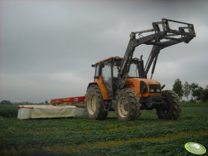 Renault Ceres 330x & Kuhn gmd 602