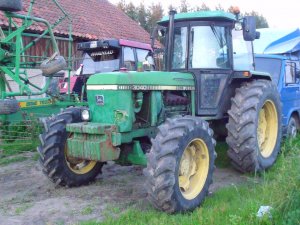 John Deere 3040