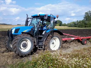 New Holland T-6020 Plus