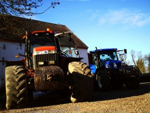 New Holland T6070 oraz G240