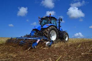 New Holland T7.220 & Rolmako