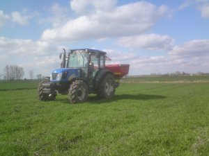 New Holland T4030 Deluxe & Unia MX Premium 1200