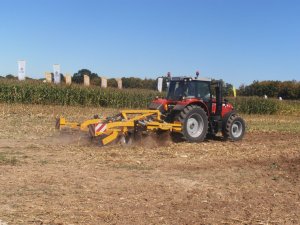 Massey Ferguson 7614  & Agrisem