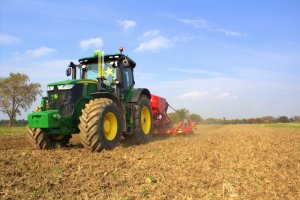 JD 7290 R oraz Vaderstad Spirit Strip Drill