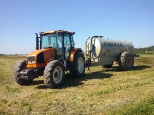 Renault Ares 550rx + Joskin 8400ME