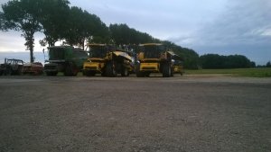 New Holland CX 8070 & CX 8060