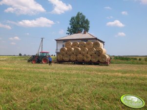 Kubota ME9000 i przyczepa do bel