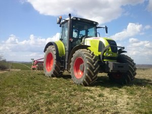 Claas Arion 620 + Unia Ares