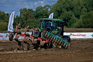 John Deere 6170R + Kverneland ED 100 & Packomat