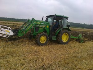 John Deere 5065E & Tur + pług 3 skibowy