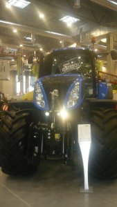 New Holland T8.330