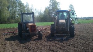 Ursus C-360 i brony oraz New Holland i agregat