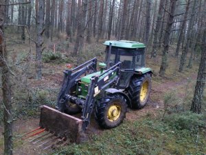 John Deere 2140