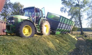 John Deere 6900