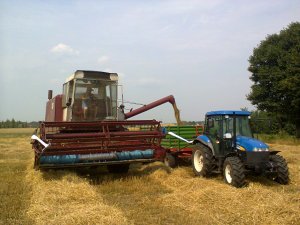 Bizon Z056 New Holland td5010 + Pronar