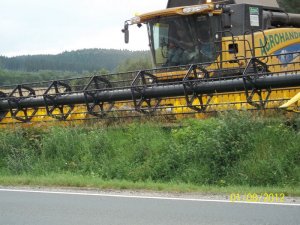 New Holland cr9090