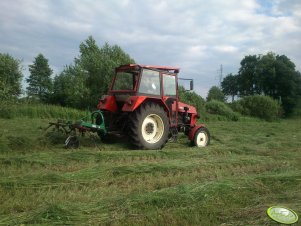 Zetor 4011 + przetrząsarka