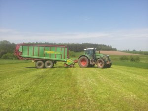Fendt 927 vario i Strautmann Giga Vitesse IV Duo