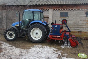New Holland TD90D