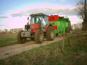 Massey Ferguson 3050 & Unia Apollo 11