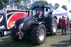 Valtra T153