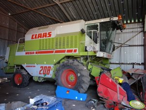 Claas Mega 208