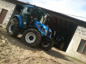 New Holland T4.75 & New Holland T6070