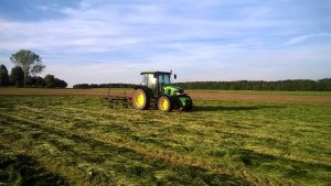 John Deere 5090 R & Vicon FANEX