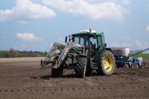 John Deere 6310 + Monosem NG 6