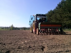 John Deere 6400 + agregat uprawowo-siewny