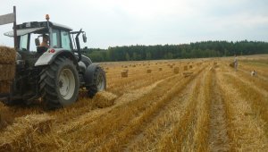 Valtra T132 versu