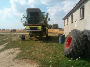 Claas Dominator 76