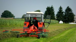 Zetor 5211 + Kverneland Taarup 9043