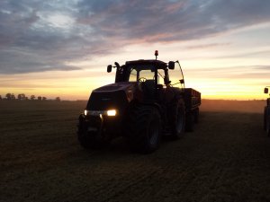 Case Magnum 260 + "ruski skład" w pięknym krajobrazie