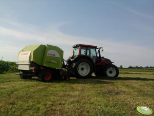 Valtra N111 & Claas Rollant 350RC