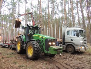 John Deere 8430