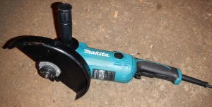 Makita GA9050