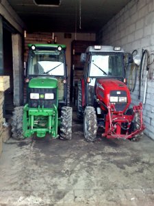 Massey Ferguson 3225V