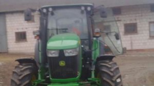 John Deere 5100M